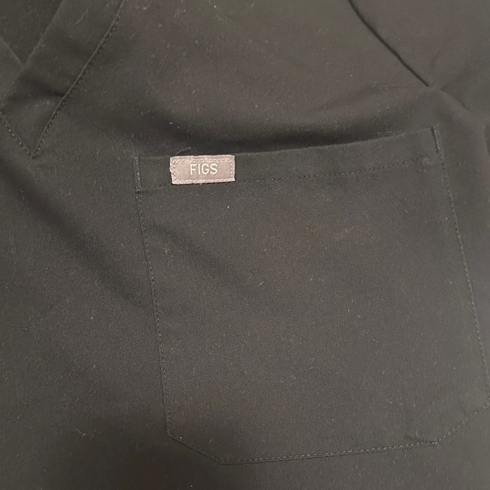 2 PIECE SET Figs Black Short Sleeve V-Neck Tee and Jogger - Picture 4 of 8